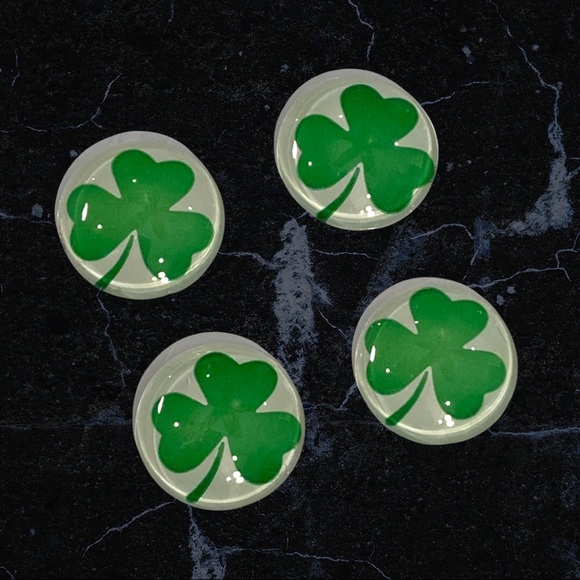 Set of Four Shamrocks/Clovers Magnets Cabochons Gift! - Picture 4 of 6